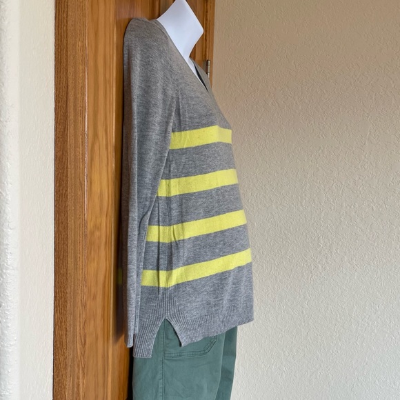 Gap maternity sweater - Picture 2 of 4